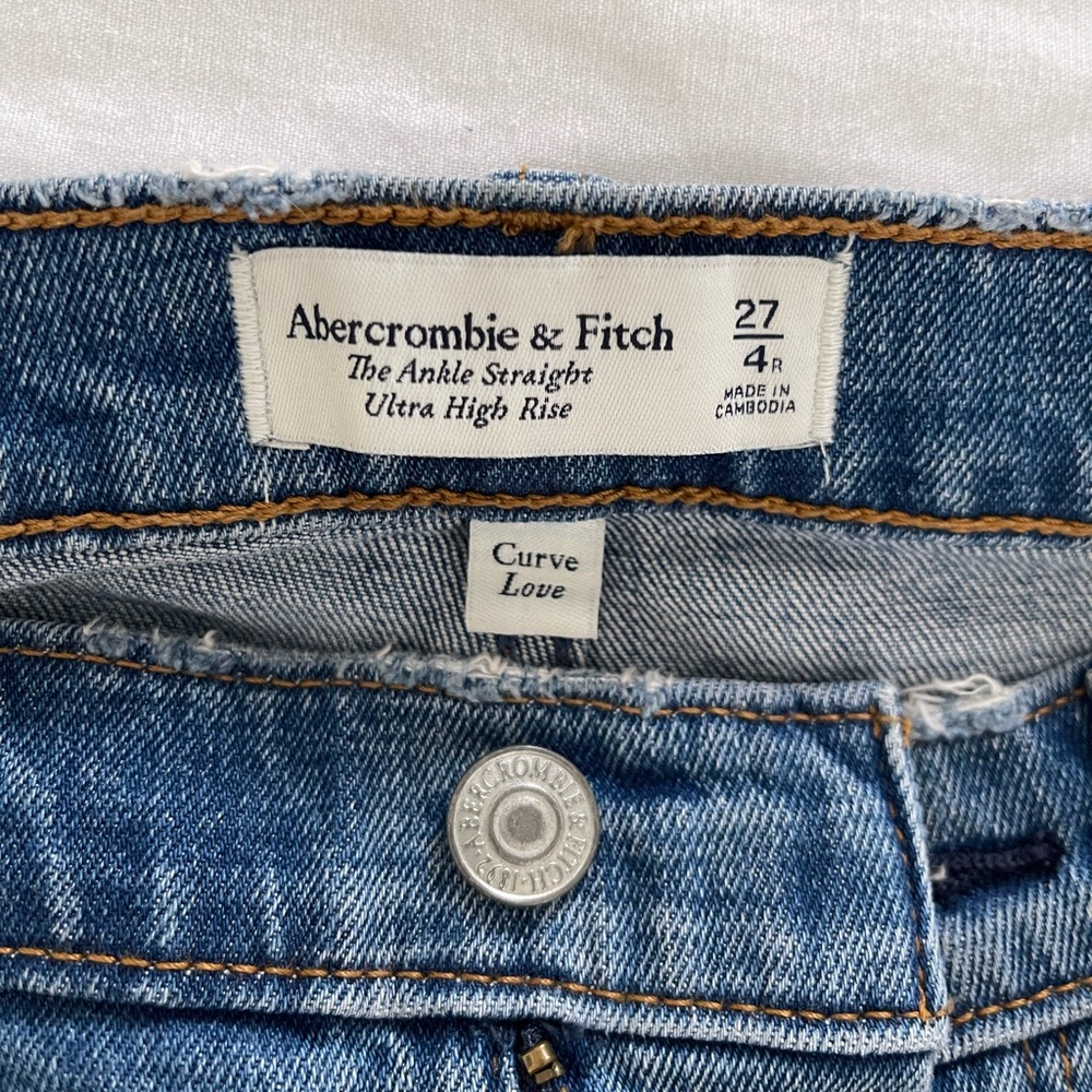 Abercrombie Curve Love Ultra High Rise Ankle Straight Jean, 27